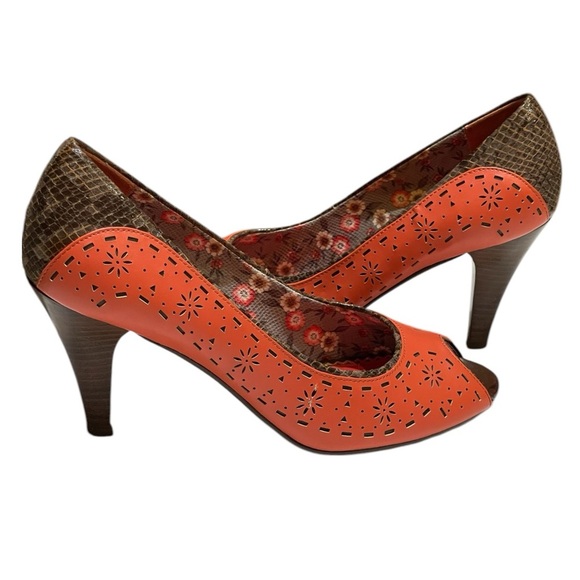 🔥SALE🔥POETIC LICENSE  DILLY DALLY CUTOUT PEEP-TOES CORAL HEELS SZ 10 - Picture 1 of 11